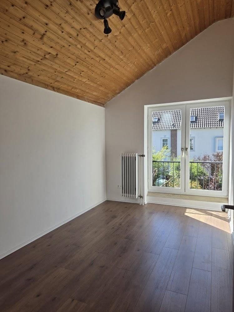 Prodej domu 103 m², pozemek 174 m², Bonn, Severní Porýní-Vestfálsko Prodej domu 103 m², pozemek 174 m², Bonn, Severní Porýní-Vestfálsko