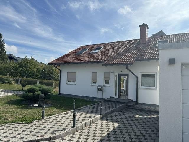 Prodej domu 197 m², pozemek 732 m², Loßburg, Bádensko-Württembersko Prodej domu 197 m², pozemek 732 m², Loßburg, Bádensko-Württembersko