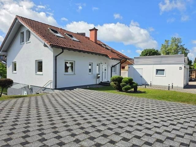 Prodej domu 197 m², pozemek 732 m², Loßburg, Bádensko-Württembersko Prodej domu 197 m², pozemek 732 m², Loßburg, Bádensko-Württembersko