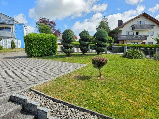 Prodej domu 197 m², pozemek 732 m², Loßburg, Bádensko-Württembersko Prodej domu 197 m², pozemek 732 m², Loßburg, Bádensko-Württembersko