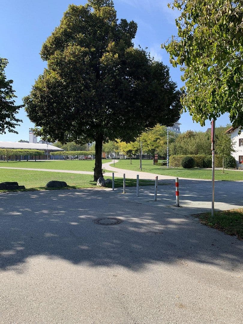 Pronájem kanceláře 100 m², Mehringer Str. 12, Burghausen, Bavorsko Pronájem kanceláře 100 m², Mehringer Str. 12, Burghausen, Bavorsko