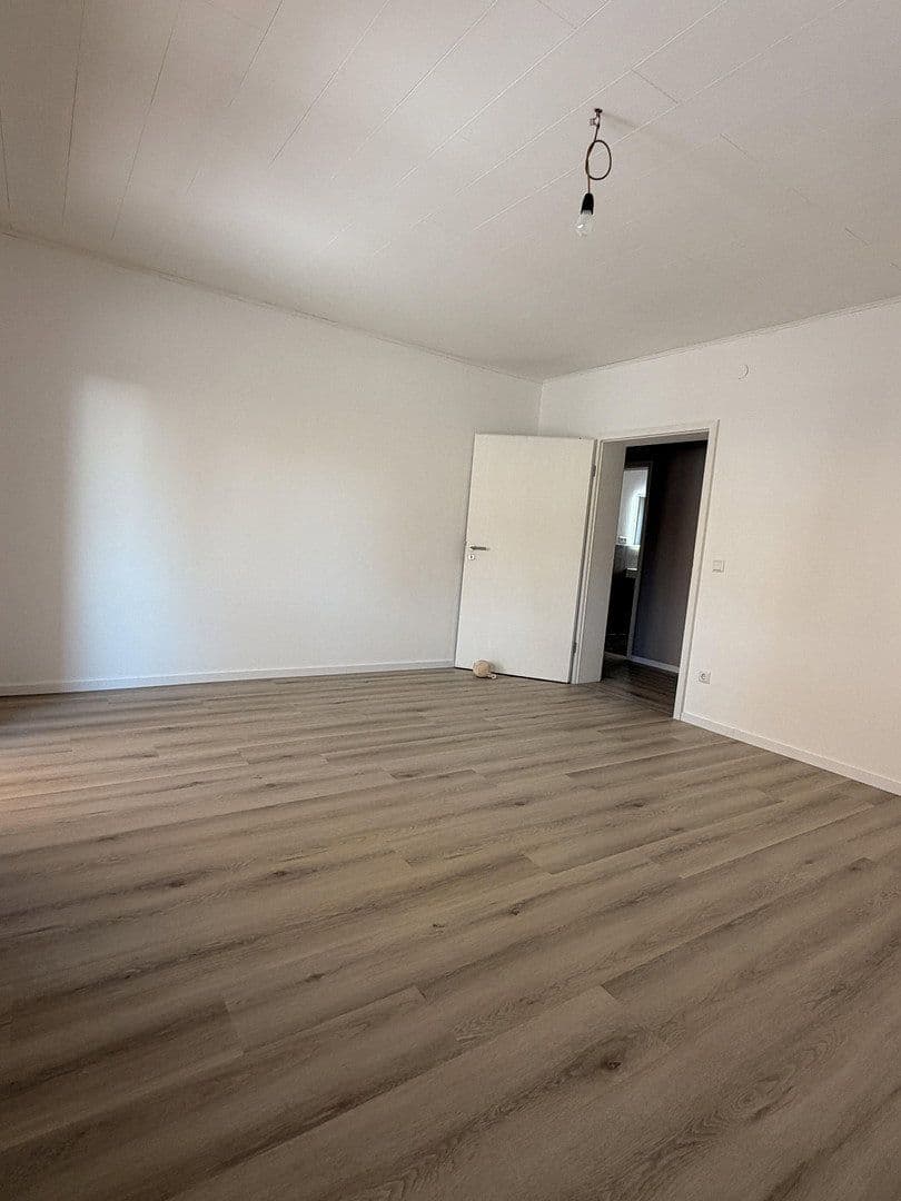 Pronájem bytu 4+kk 127 m², Römerberg, Porýní-Falc Pronájem bytu 4+kk 127 m², Römerberg, Porýní-Falc