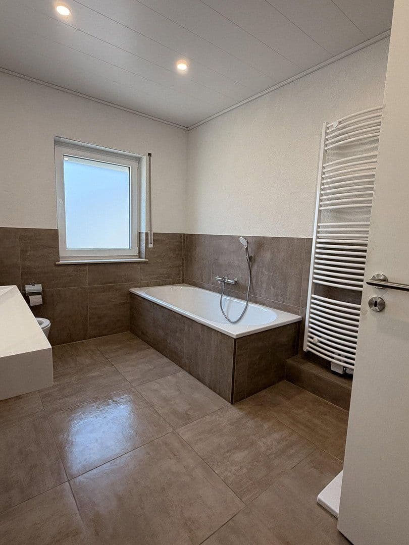 Pronájem bytu 4+kk 127 m², Römerberg, Porýní-Falc Pronájem bytu 4+kk 127 m², Römerberg, Porýní-Falc