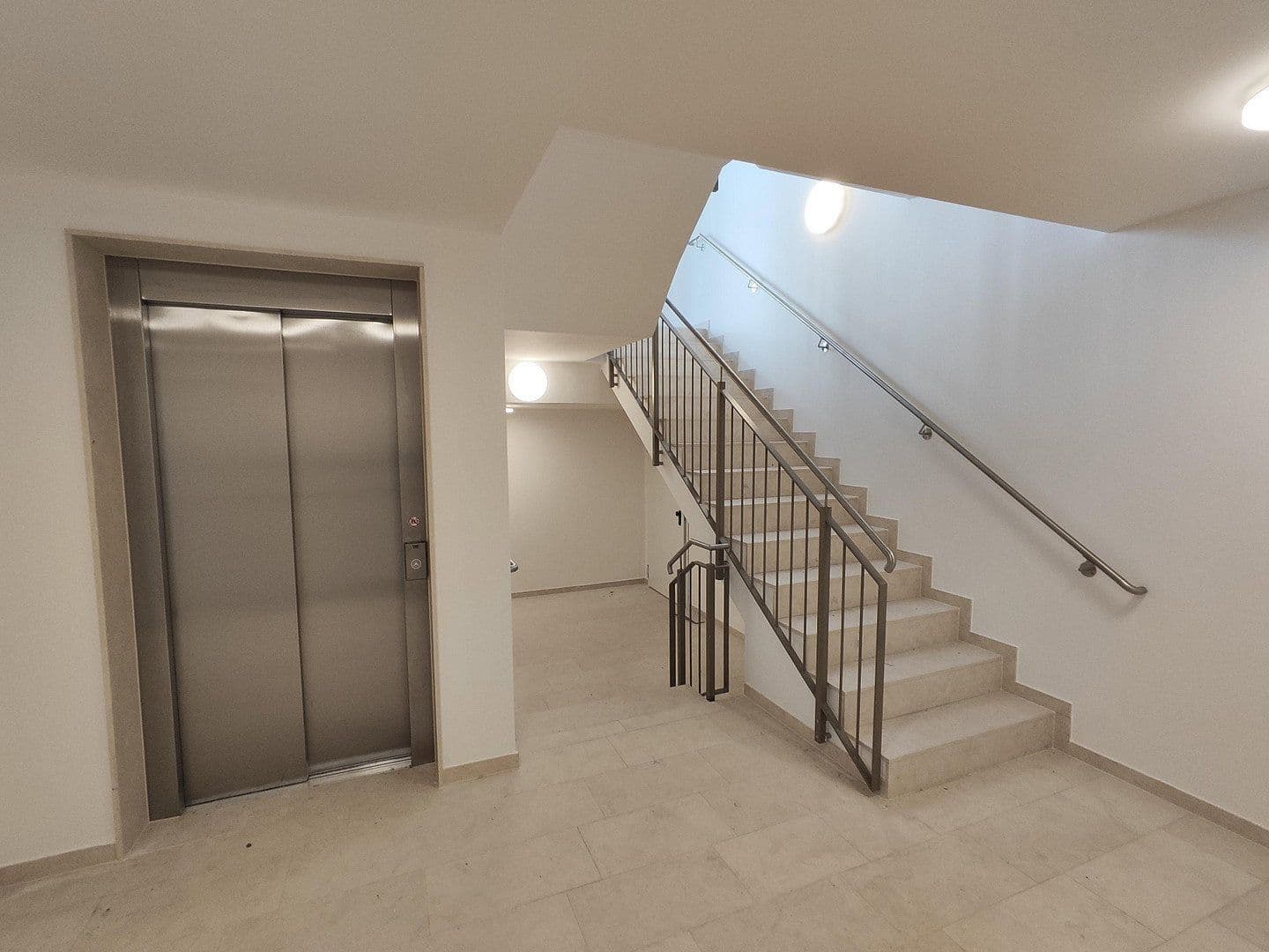 Pronájem bytu 1+1 34 m², Lilli-Kurowski-Straße 11, München, Bavorsko Pronájem bytu 1+1 34 m², Lilli-Kurowski-Straße 11, München, Bavorsko
