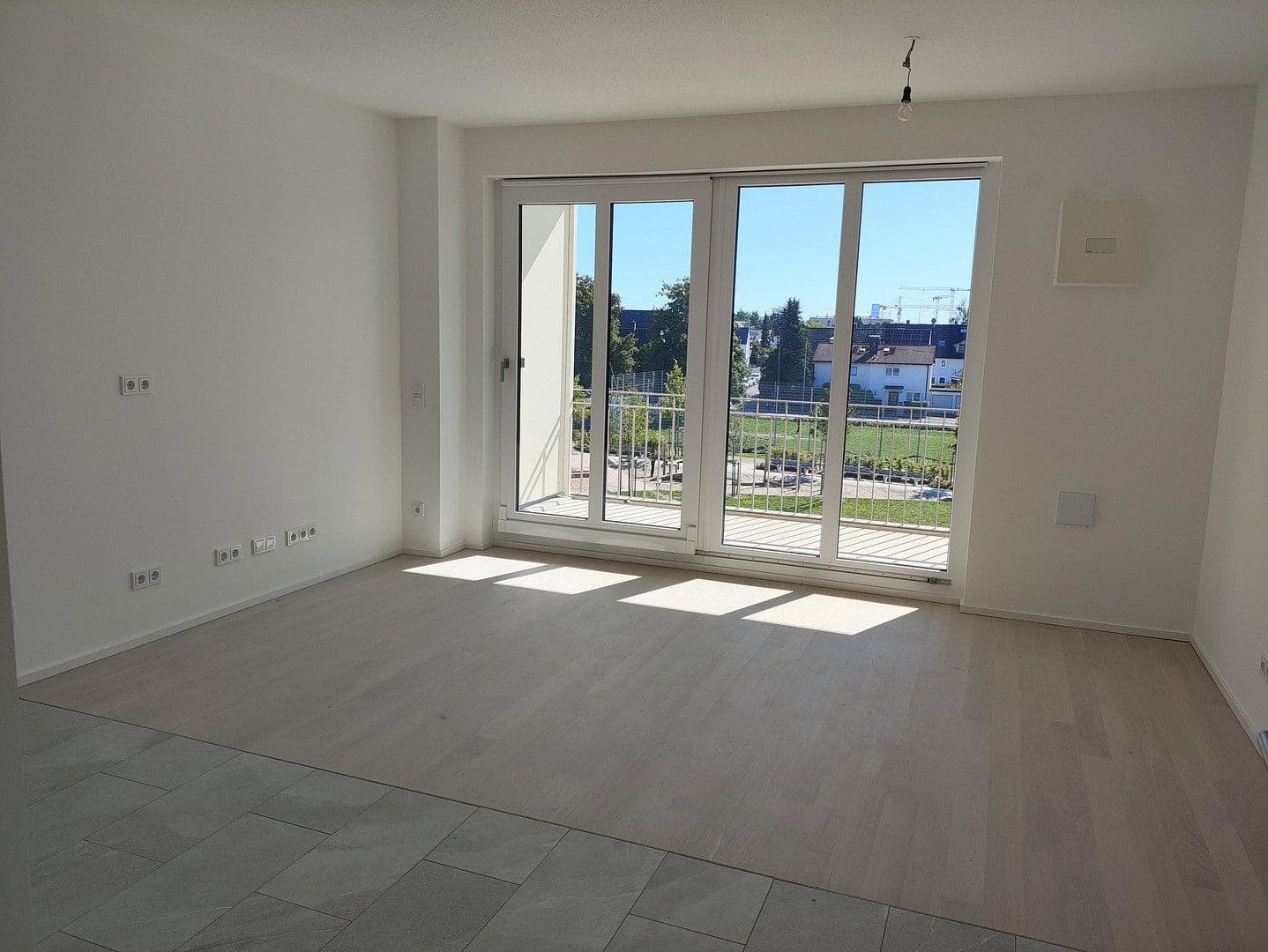 Pronájem bytu 1+1 34 m², Lilli-Kurowski-Straße 11, München, Bavorsko Pronájem bytu 1+1 34 m², Lilli-Kurowski-Straße 11, München, Bavorsko