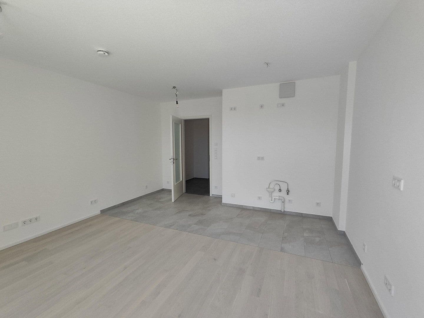Pronájem bytu 1+1 34 m², Lilli-Kurowski-Straße 11, München, Bavorsko Pronájem bytu 1+1 34 m², Lilli-Kurowski-Straße 11, München, Bavorsko