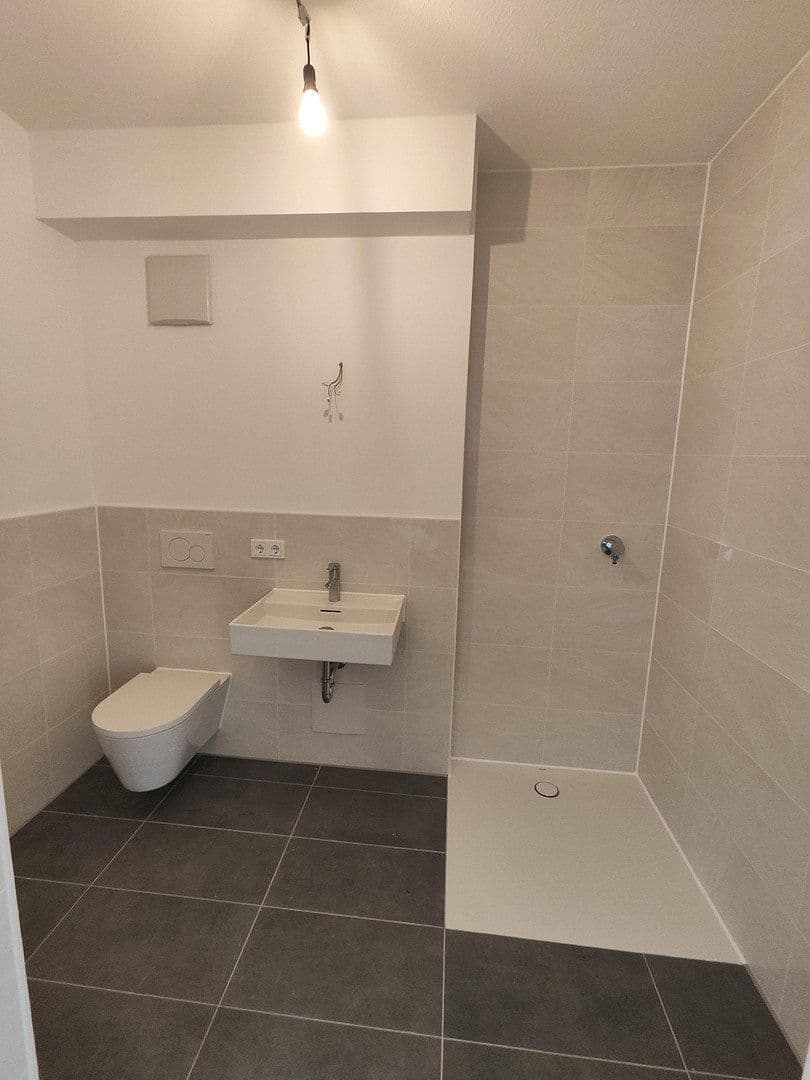 Pronájem bytu 1+1 34 m², Lilli-Kurowski-Straße 11, München, Bavorsko Pronájem bytu 1+1 34 m², Lilli-Kurowski-Straße 11, München, Bavorsko