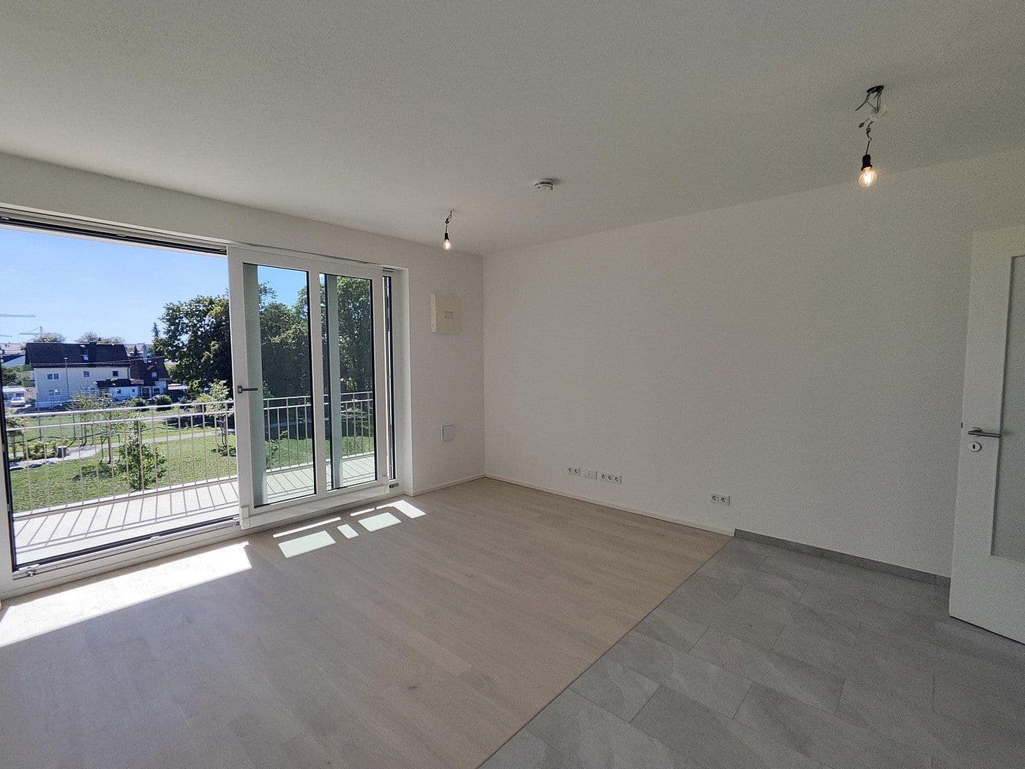 Pronájem bytu 1+1 34 m², Lilli-Kurowski-Straße 11, München, Bavorsko Pronájem bytu 1+1 34 m², Lilli-Kurowski-Straße 11, München, Bavorsko