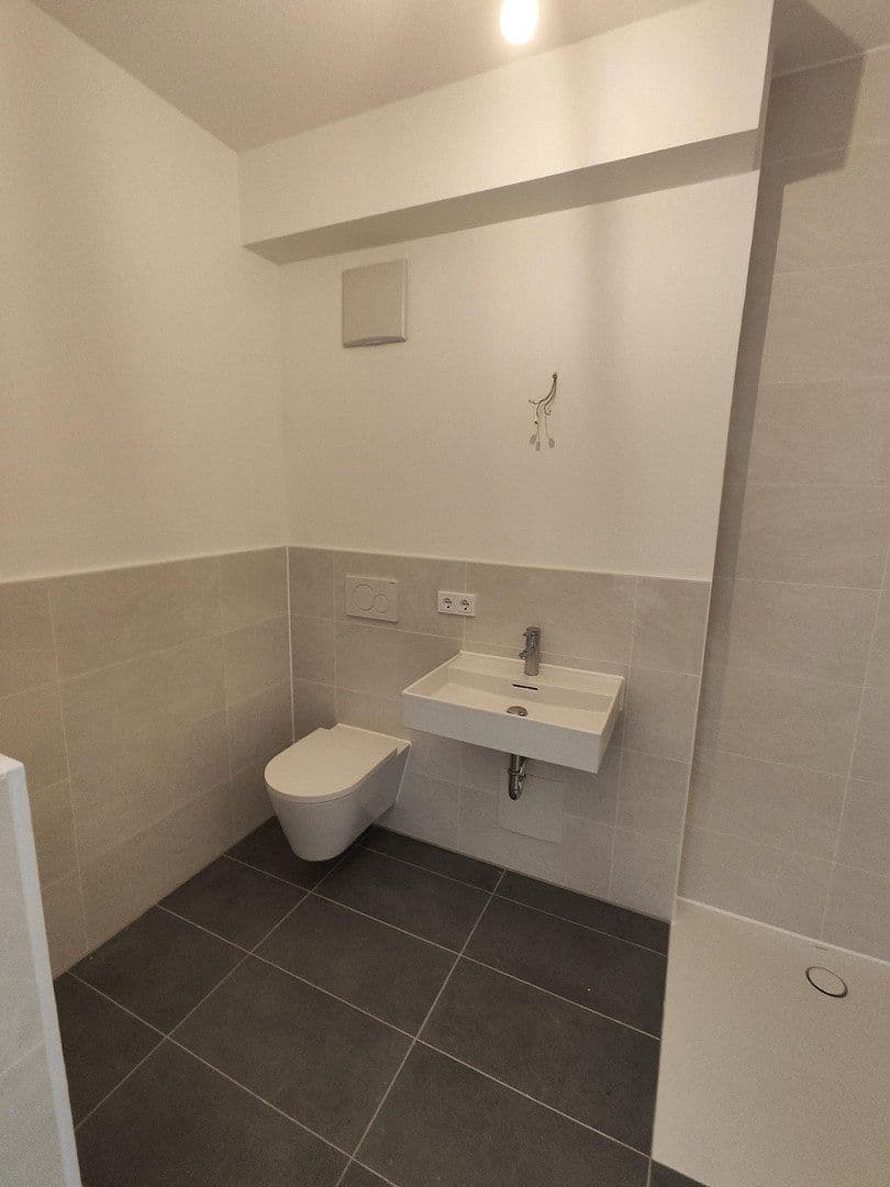 Pronájem bytu 1+1 34 m², Lilli-Kurowski-Straße 11, München, Bavorsko Pronájem bytu 1+1 34 m², Lilli-Kurowski-Straße 11, München, Bavorsko