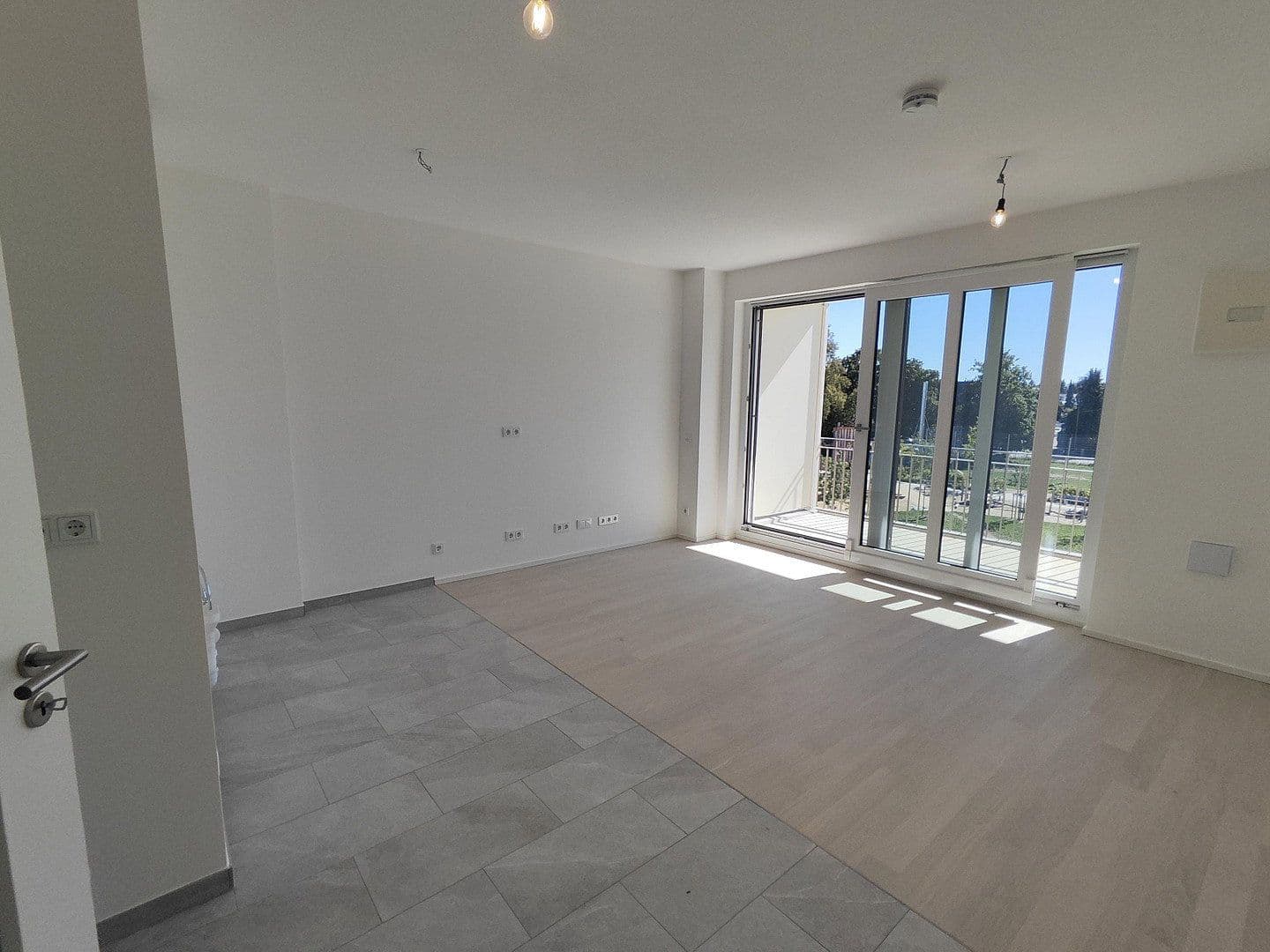 Pronájem bytu 1+1 34 m², Lilli-Kurowski-Straße 11, München, Bavorsko Pronájem bytu 1+1 34 m², Lilli-Kurowski-Straße 11, München, Bavorsko