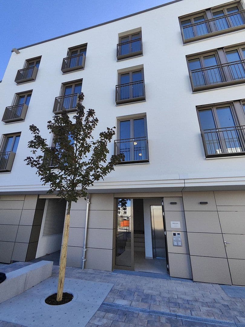 Pronájem bytu 1+1 34 m², Lilli-Kurowski-Straße 11, München, Bavorsko Pronájem bytu 1+1 34 m², Lilli-Kurowski-Straße 11, München, Bavorsko