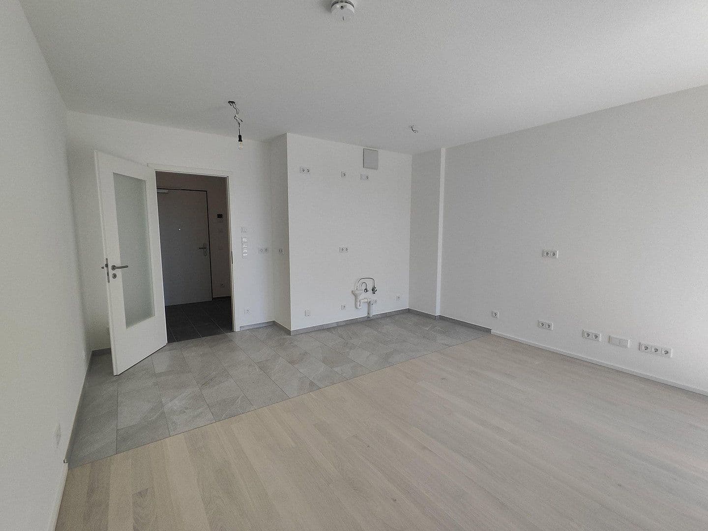 Pronájem bytu 1+1 34 m², Lilli-Kurowski-Straße 11, München, Bavorsko Pronájem bytu 1+1 34 m², Lilli-Kurowski-Straße 11, München, Bavorsko