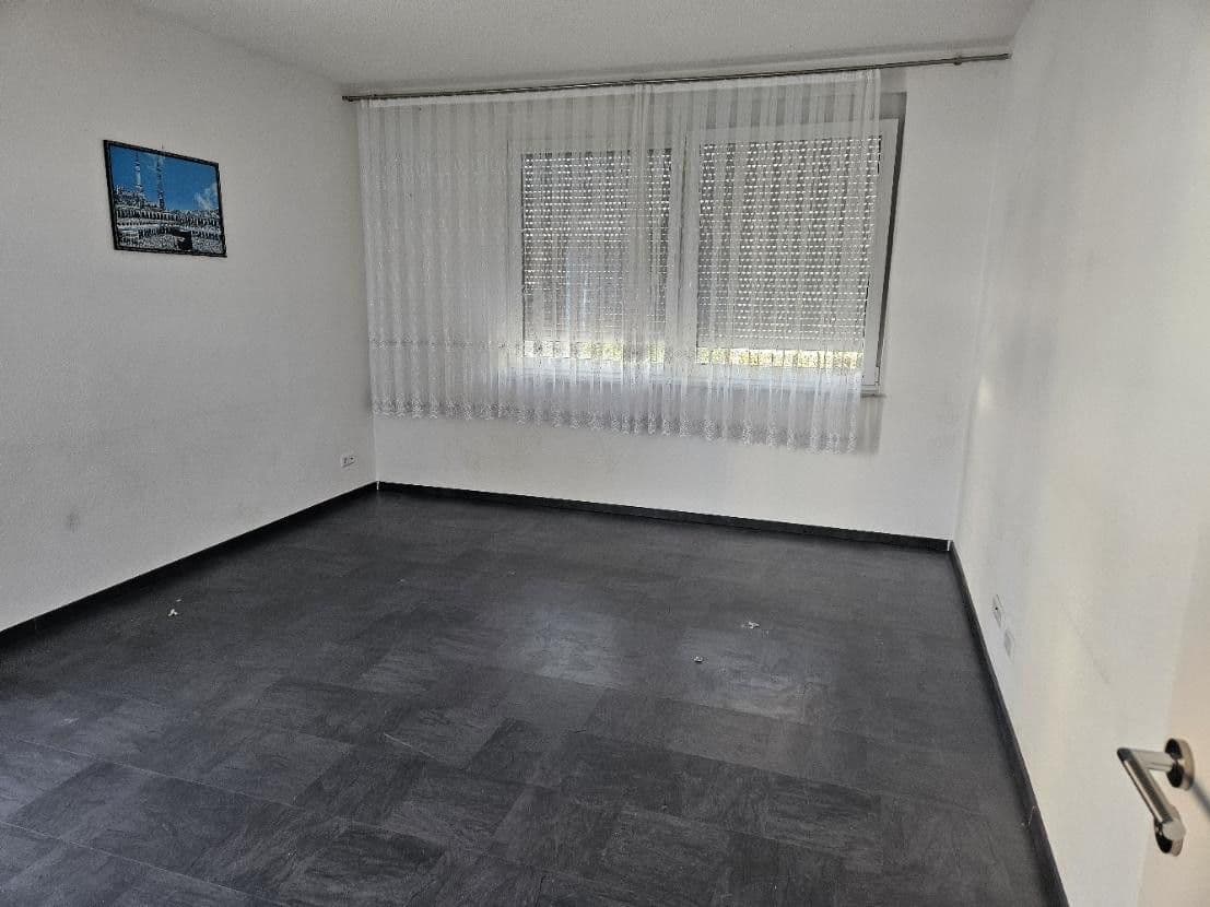 Pronájem bytu 3+1 70 m², Nürtingen, Bádensko-Württembersko Pronájem bytu 3+1 70 m², Nürtingen, Bádensko-Württembersko