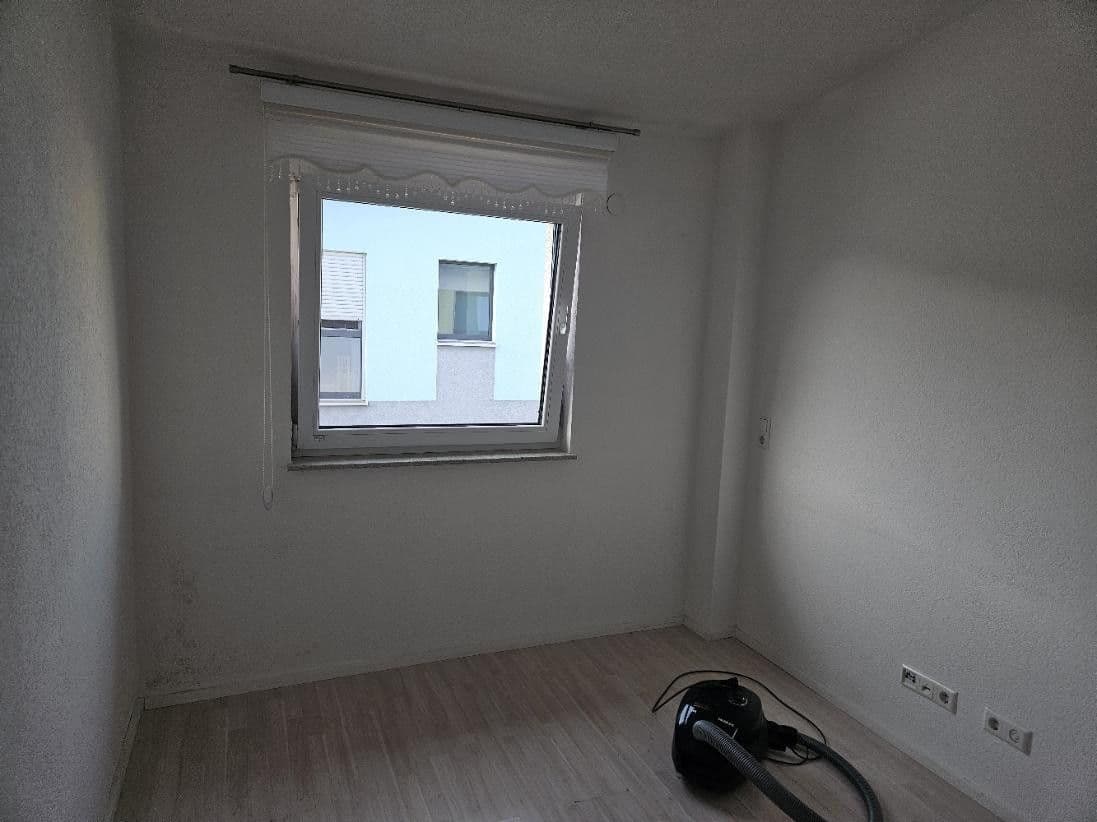 Pronájem bytu 3+1 70 m², Nürtingen, Bádensko-Württembersko Pronájem bytu 3+1 70 m², Nürtingen, Bádensko-Württembersko
