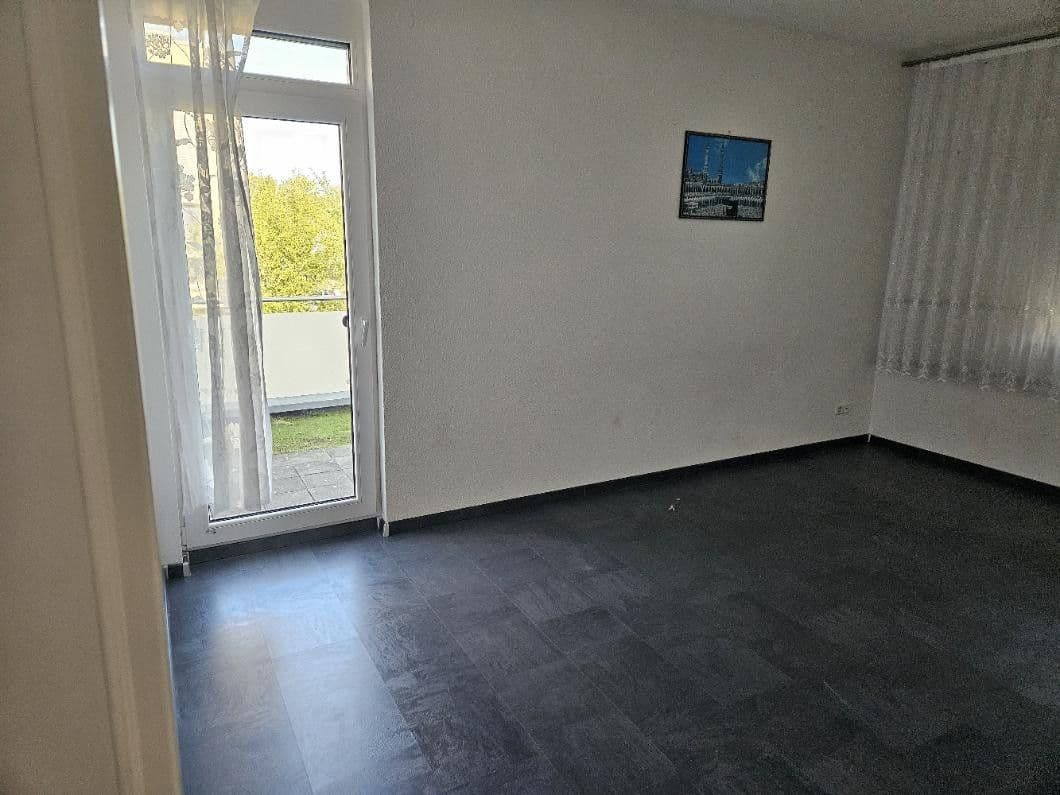 Pronájem bytu 3+1 70 m², Nürtingen, Bádensko-Württembersko Pronájem bytu 3+1 70 m², Nürtingen, Bádensko-Württembersko