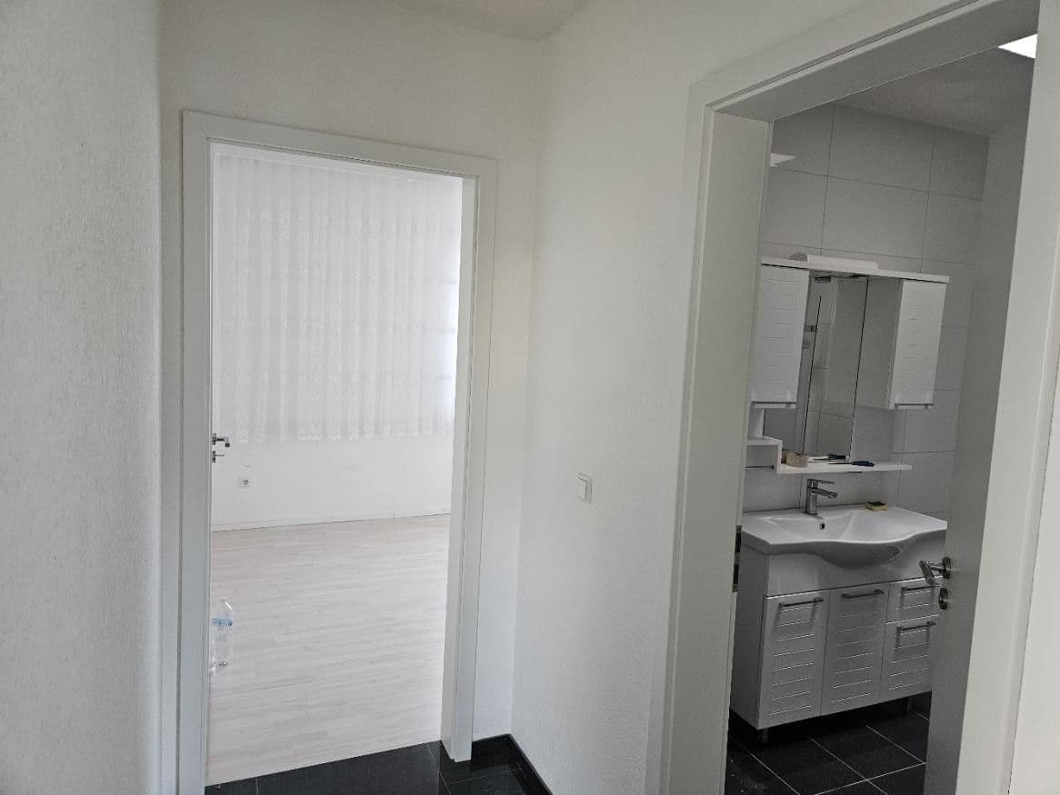 Pronájem bytu 3+1 70 m², Nürtingen, Bádensko-Württembersko Pronájem bytu 3+1 70 m², Nürtingen, Bádensko-Württembersko