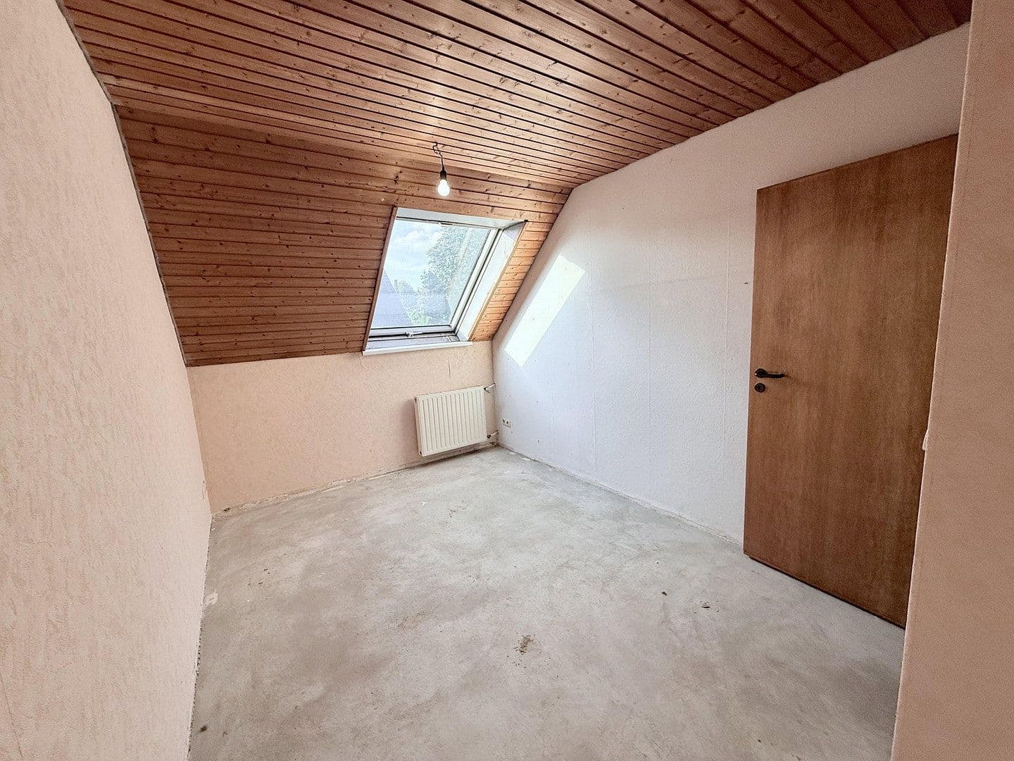 Prodej domu 113 m², pozemek 252 m², Essen, Severní Porýní-Vestfálsko Prodej domu 113 m², pozemek 252 m², Essen, Severní Porýní-Vestfálsko