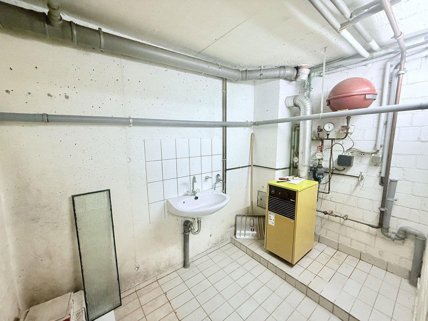 Prodej domu 113 m², pozemek 252 m², Essen, Severní Porýní-Vestfálsko Prodej domu 113 m², pozemek 252 m², Essen, Severní Porýní-Vestfálsko