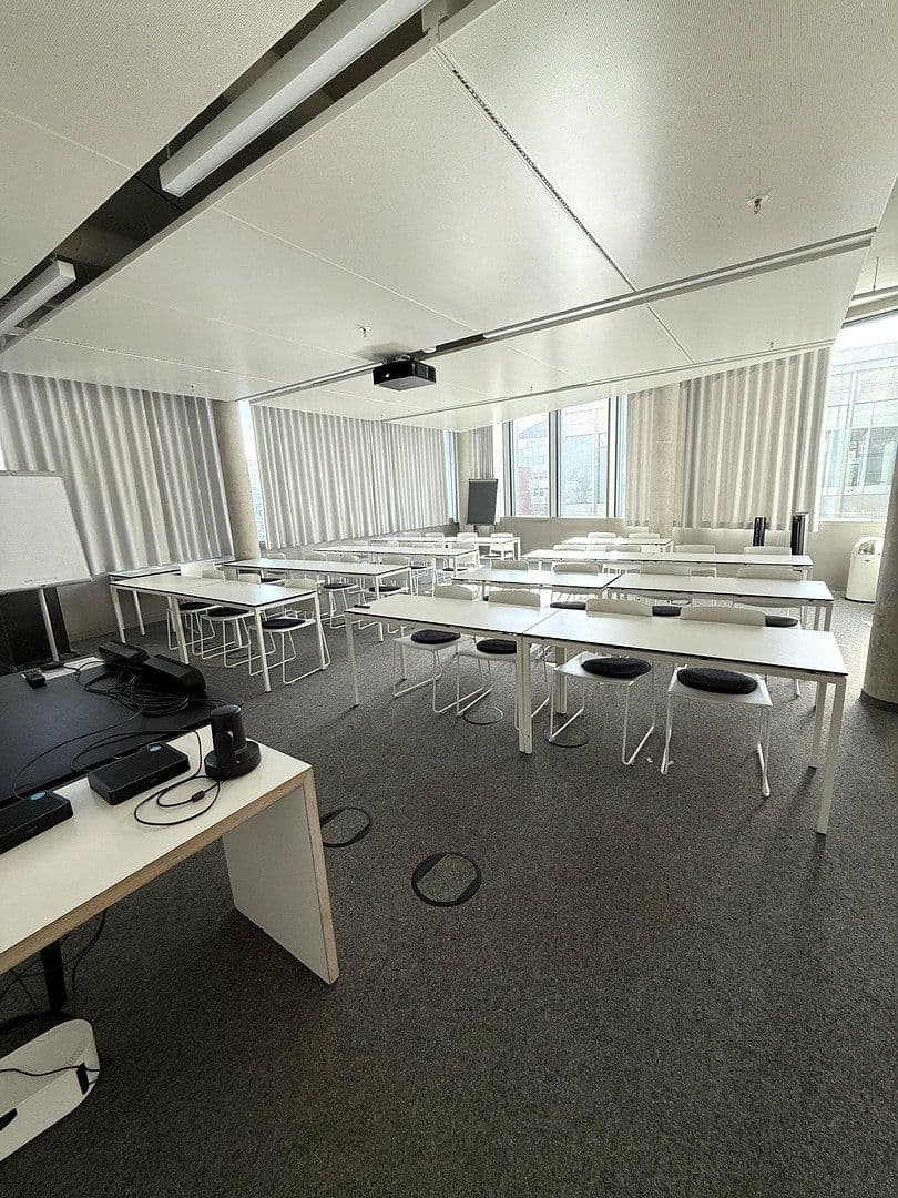 Pronájem kanceláře 1.400 m², Rudower Chaussee 28, Berlin, Berlín Pronájem kanceláře 1.400 m², Rudower Chaussee 28, Berlin, Berlín