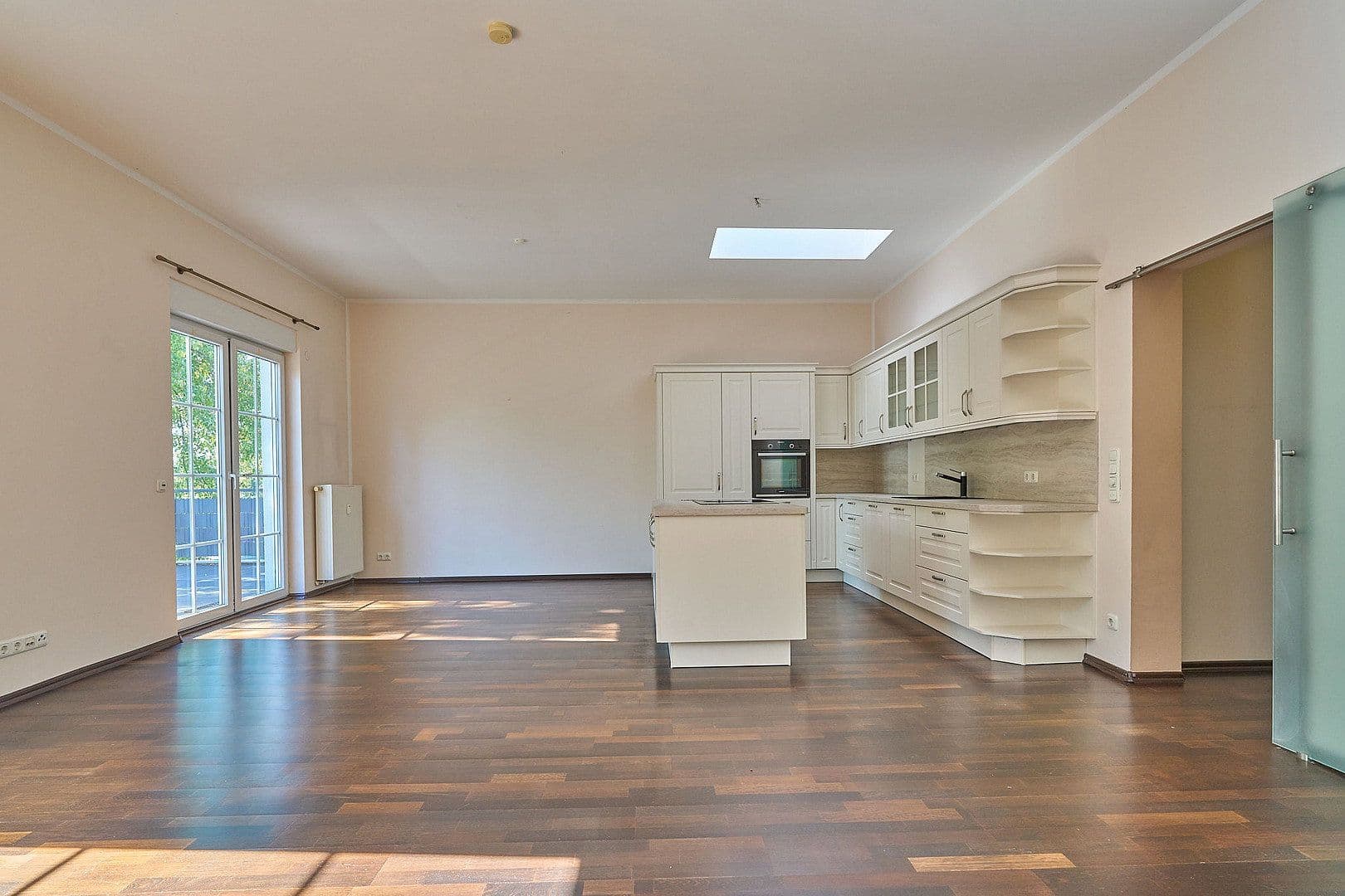 Prodej bytu 3+1 99 m², Berlin, Berlín Prodej bytu 3+1 99 m², Berlin, Berlín