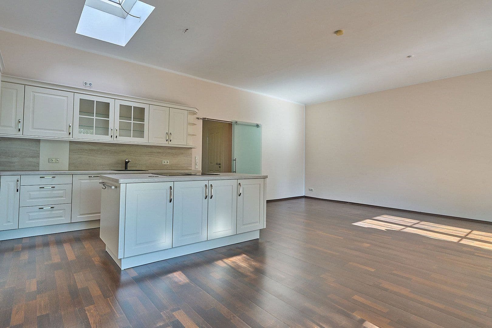 Prodej bytu 3+1 99 m², Berlin, Berlín Prodej bytu 3+1 99 m², Berlin, Berlín