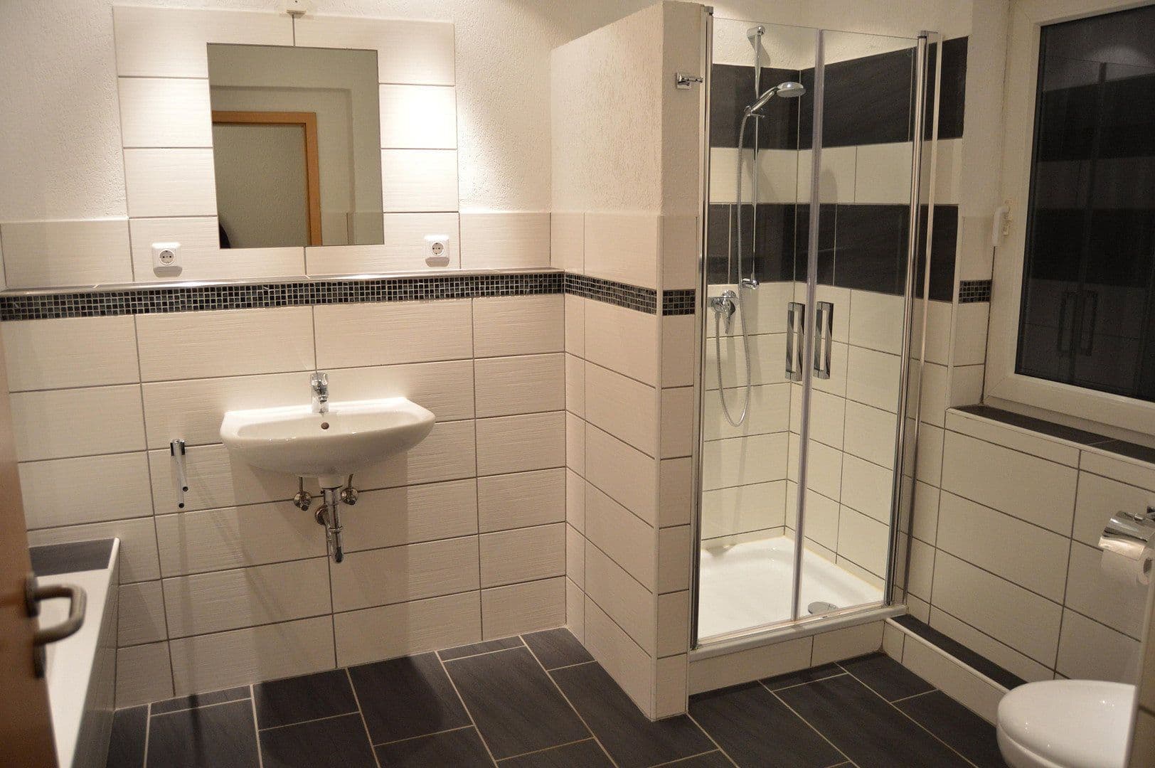 Prodej domu 194 m², pozemek 1.019 m², Finkenstraße 3 & 3a, Neuenkirchen, Dolní Sasko Prodej domu 194 m², pozemek 1.019 m², Finkenstraße 3 & 3a, Neuenkirchen, Dolní Sasko
