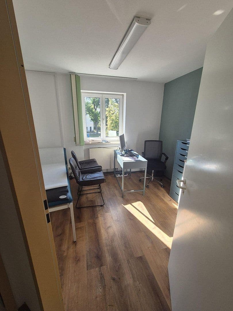 Pronájem kanceláře 160 m², Hauptstraße 5a, Erdweg, Bavorsko Pronájem kanceláře 160 m², Hauptstraße 5a, Erdweg, Bavorsko