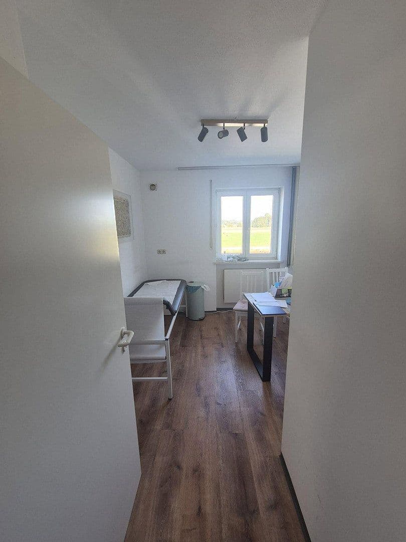 Pronájem kanceláře 160 m², Hauptstraße 5a, Erdweg, Bavorsko Pronájem kanceláře 160 m², Hauptstraße 5a, Erdweg, Bavorsko