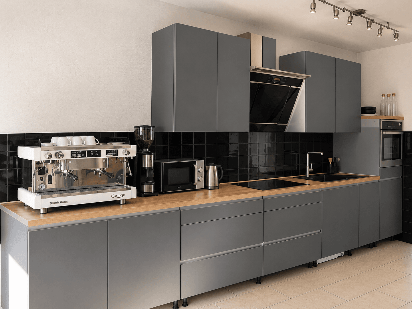 Prodej nebytového prostoru 631 m², Hattenhofen, Bádensko-Württembersko Prodej nebytového prostoru 631 m², Hattenhofen, Bádensko-Württembersko