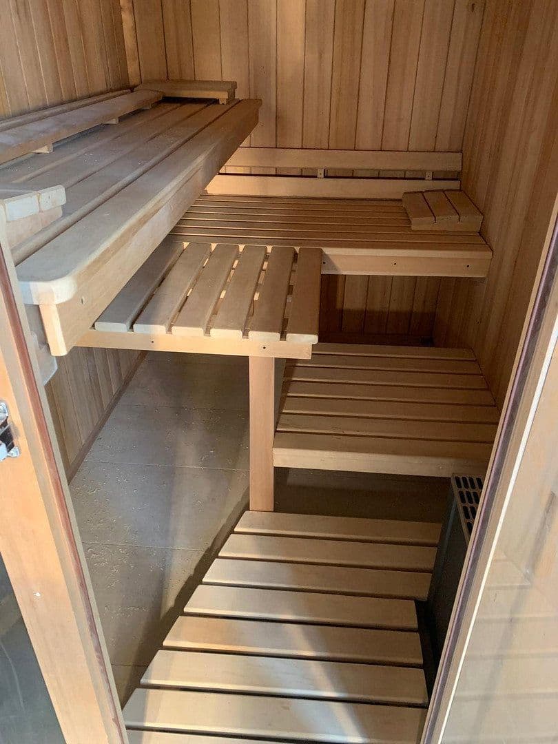 Prodej nebytového prostoru 631 m², Hattenhofen, Bádensko-Württembersko Prodej nebytového prostoru 631 m², Hattenhofen, Bádensko-Württembersko