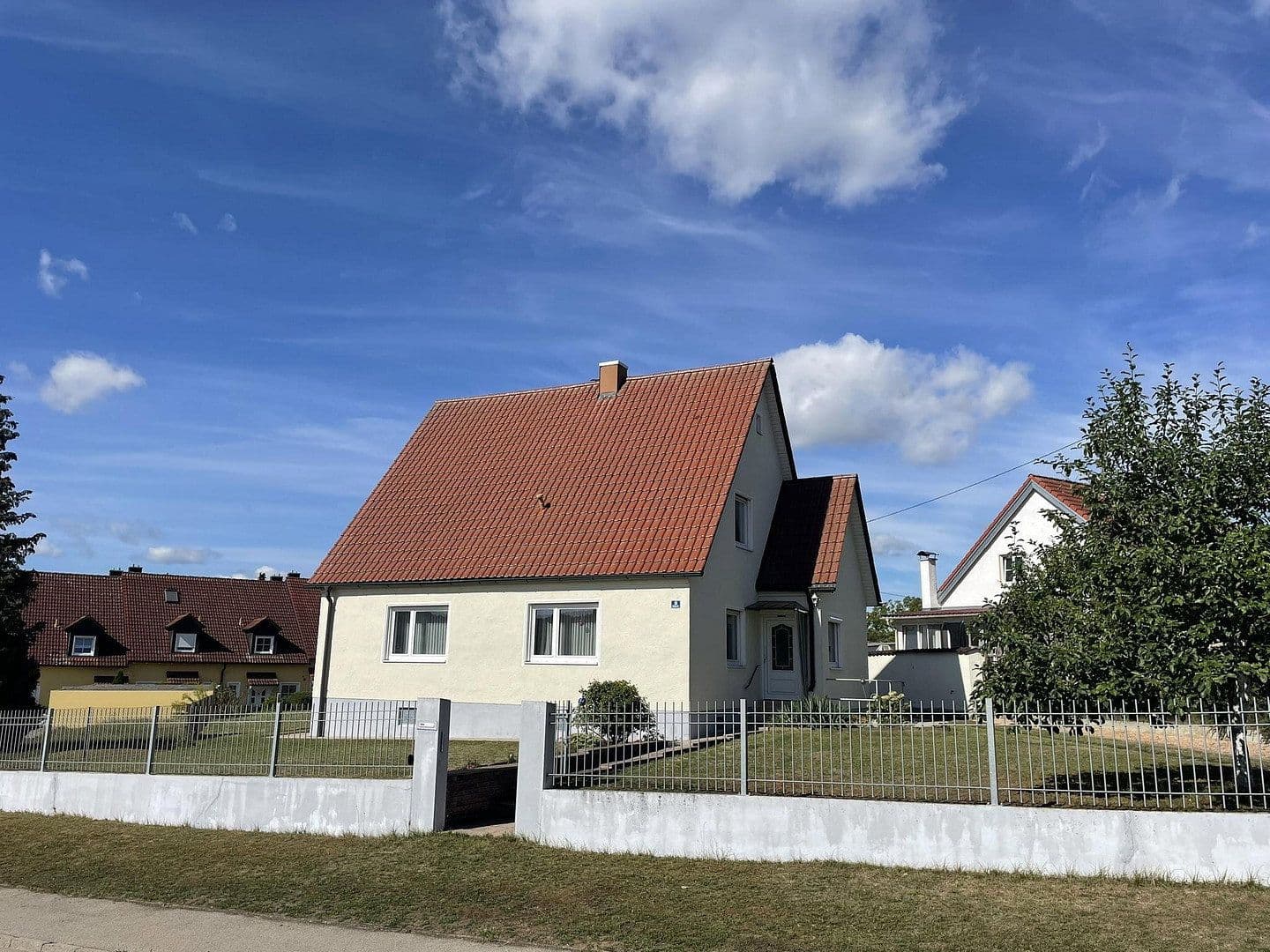 Prodej domu 128 m², pozemek 1.017 m², Kühbach, Bavorsko Prodej domu 128 m², pozemek 1.017 m², Kühbach, Bavorsko