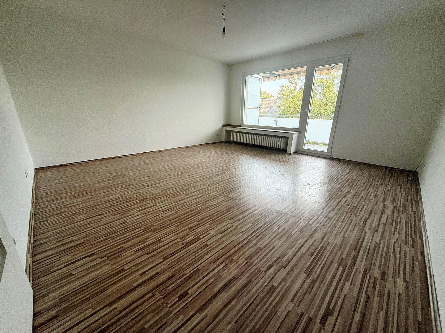 Prodej bytu 3+kk 92 m², Kerckhoffstr 200, Essen, Severní Porýní-Vestfálsko Prodej bytu 3+kk 92 m², Kerckhoffstr 200, Essen, Severní Porýní-Vestfálsko