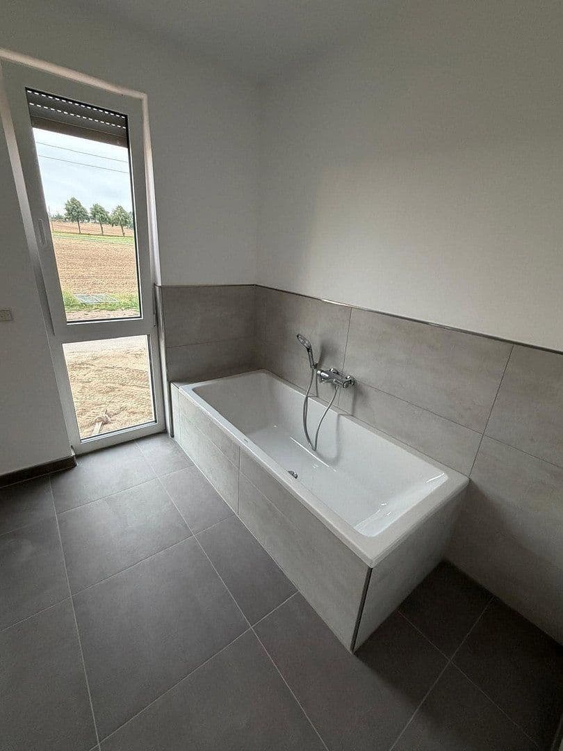 Pronájem domu 150 m², pozemek 957 m², Schweineanger 40, Magdeburg, Sasko-Anhaltsko Pronájem domu 150 m², pozemek 957 m², Schweineanger 40, Magdeburg, Sasko-Anhaltsko