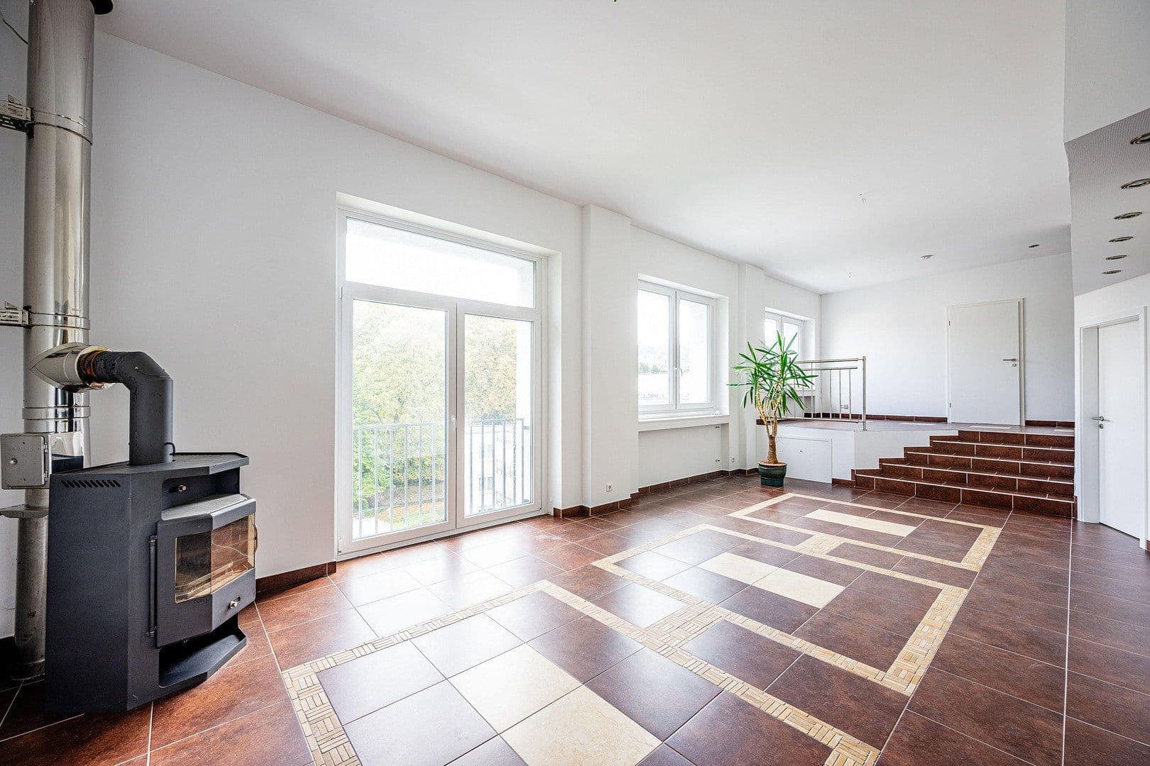 Pronájem bytu 2+1 76 m², Mühlenweg 58, Wuppertal, Severní Porýní-Vestfálsko Pronájem bytu 2+1 76 m², Mühlenweg 58, Wuppertal, Severní Porýní-Vestfálsko