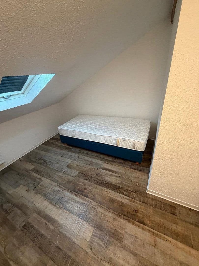 Pronájem bytu 2+1 42 m², Blaubeurer Str. 64, Ulm, Bádensko-Württembersko Pronájem bytu 2+1 42 m², Blaubeurer Str. 64, Ulm, Bádensko-Württembersko