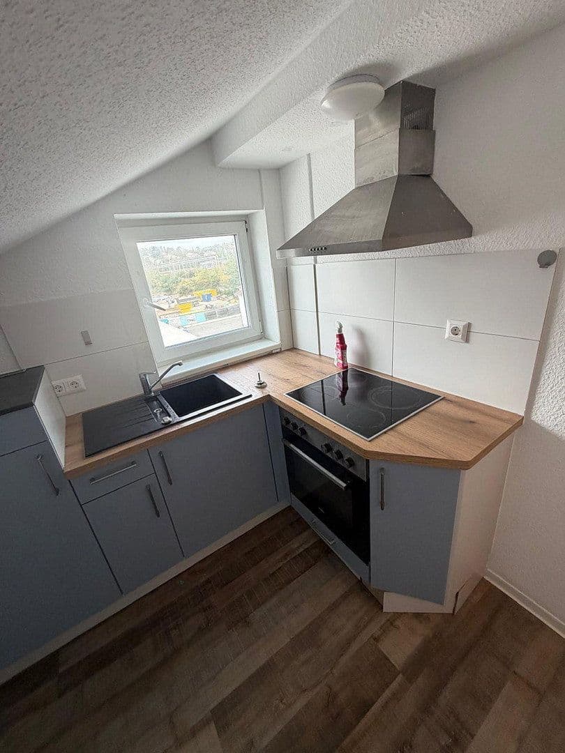 Pronájem bytu 2+1 42 m², Blaubeurer Str. 64, Ulm, Bádensko-Württembersko Pronájem bytu 2+1 42 m², Blaubeurer Str. 64, Ulm, Bádensko-Württembersko