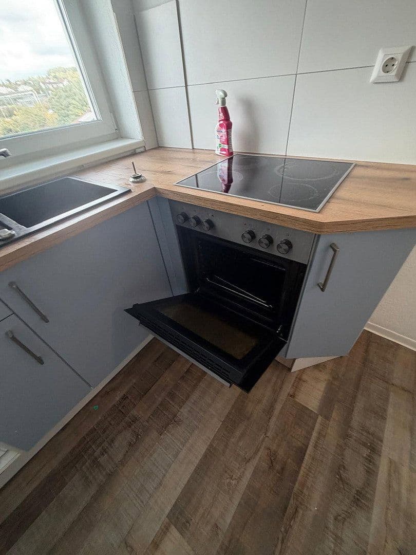 Pronájem bytu 2+1 42 m², Blaubeurer Str. 64, Ulm, Bádensko-Württembersko Pronájem bytu 2+1 42 m², Blaubeurer Str. 64, Ulm, Bádensko-Württembersko
