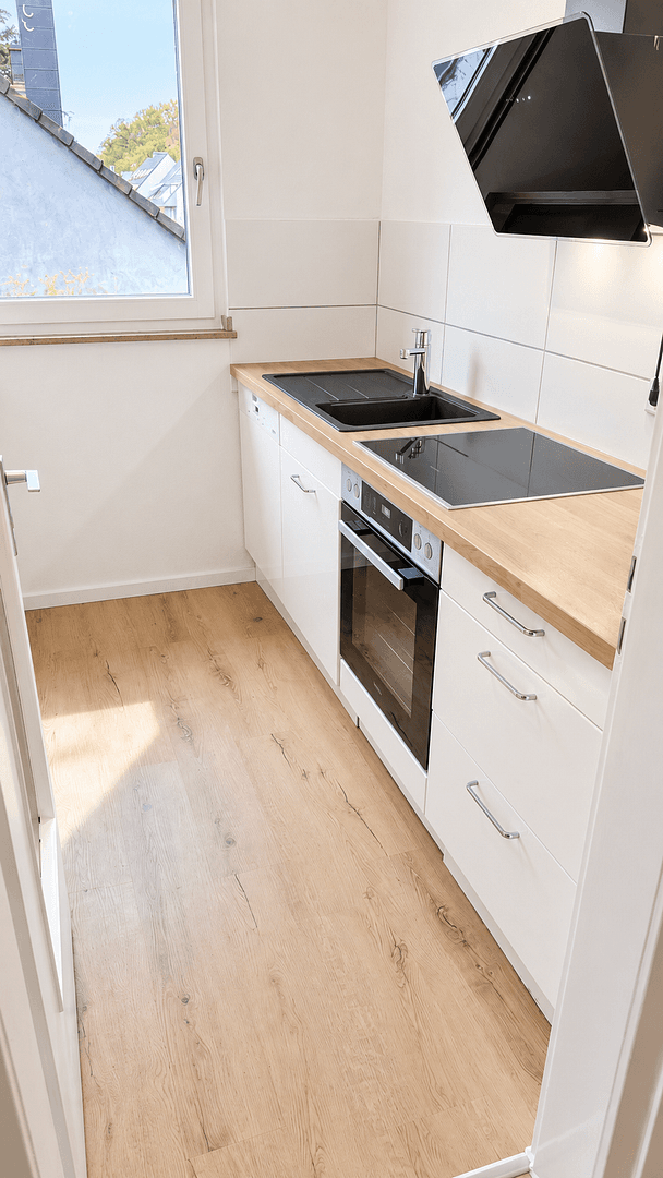 Pronájem bytu 2+1 53 m², Vennstr. 114, Düsseldorf, Severní Porýní-Vestfálsko Pronájem bytu 2+1 53 m², Vennstr. 114, Düsseldorf, Severní Porýní-Vestfálsko
