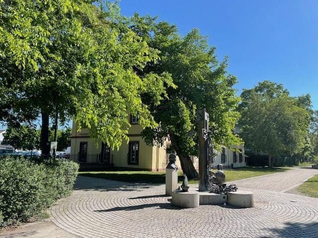 Prodej domu 810 m², pozemek 710 m², Rheingönheimerstraße 98, Ludwigshafen, Porýní-Falc Prodej domu 810 m², pozemek 710 m², Rheingönheimerstraße 98, Ludwigshafen, Porýní-Falc