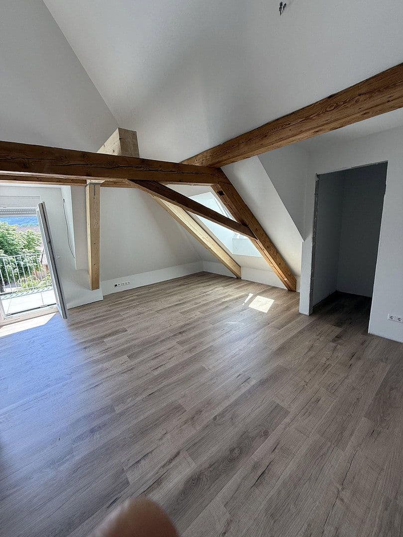 Pronájem bytu 4+1 119 m², Staufener Str. 70, Bad Krozingen, Bádensko-Württembersko Pronájem bytu 4+1 119 m², Staufener Str. 70, Bad Krozingen, Bádensko-Württembersko