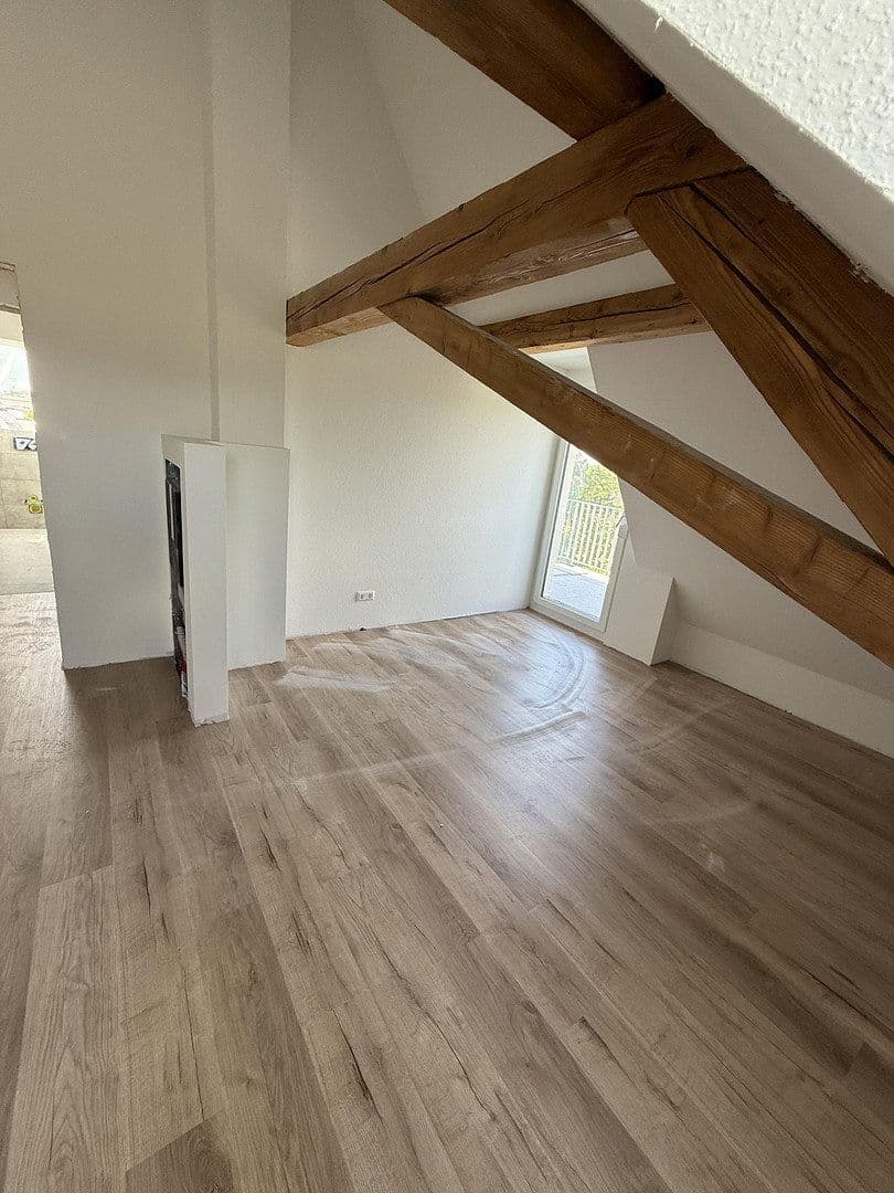 Pronájem bytu 4+1 119 m², Staufener Str. 70, Bad Krozingen, Bádensko-Württembersko Pronájem bytu 4+1 119 m², Staufener Str. 70, Bad Krozingen, Bádensko-Württembersko