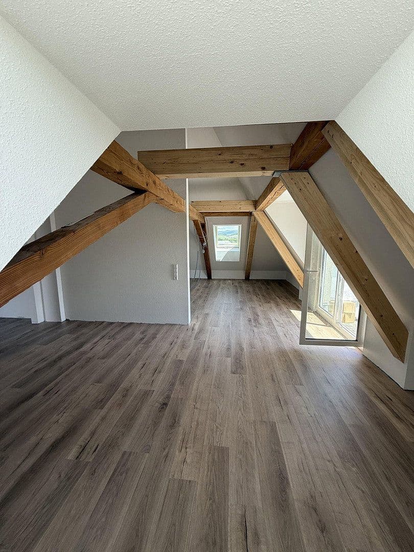Pronájem bytu 4+1 119 m², Staufener Str. 70, Bad Krozingen, Bádensko-Württembersko Pronájem bytu 4+1 119 m², Staufener Str. 70, Bad Krozingen, Bádensko-Württembersko