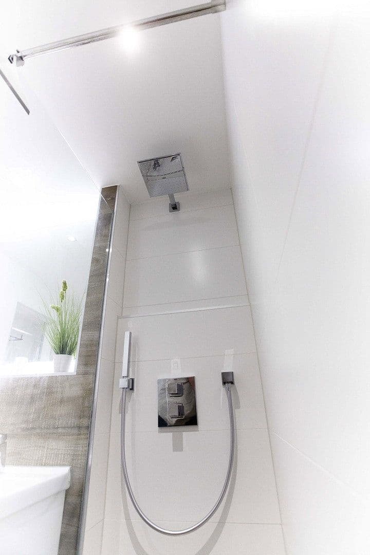 Pronájem bytu 1+1 32 m², Düsseldorfer Str. 7, München, Bavorsko Pronájem bytu 1+1 32 m², Düsseldorfer Str. 7, München, Bavorsko
