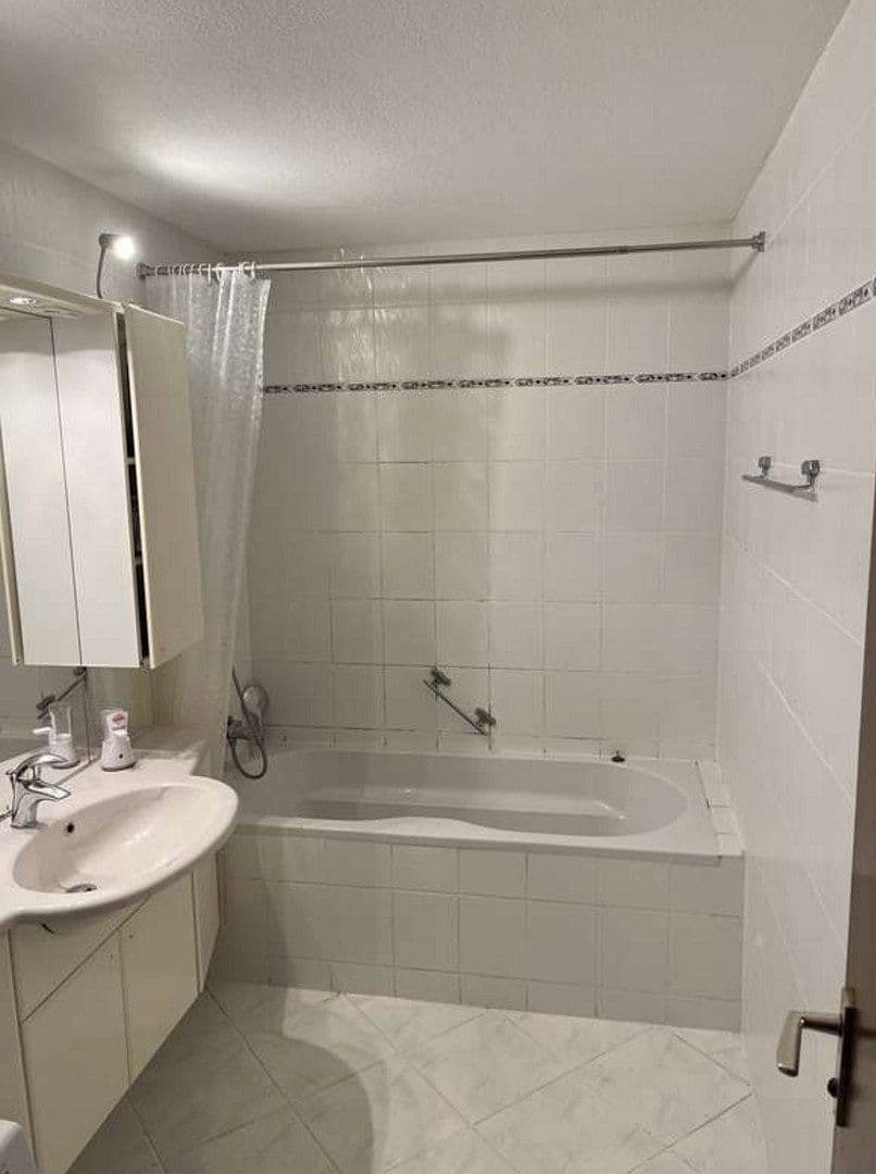 Prodej bytu 3+1 76 m², Kopernikusallee 60, Pforzheim, Bádensko-Württembersko Prodej bytu 3+1 76 m², Kopernikusallee 60, Pforzheim, Bádensko-Württembersko