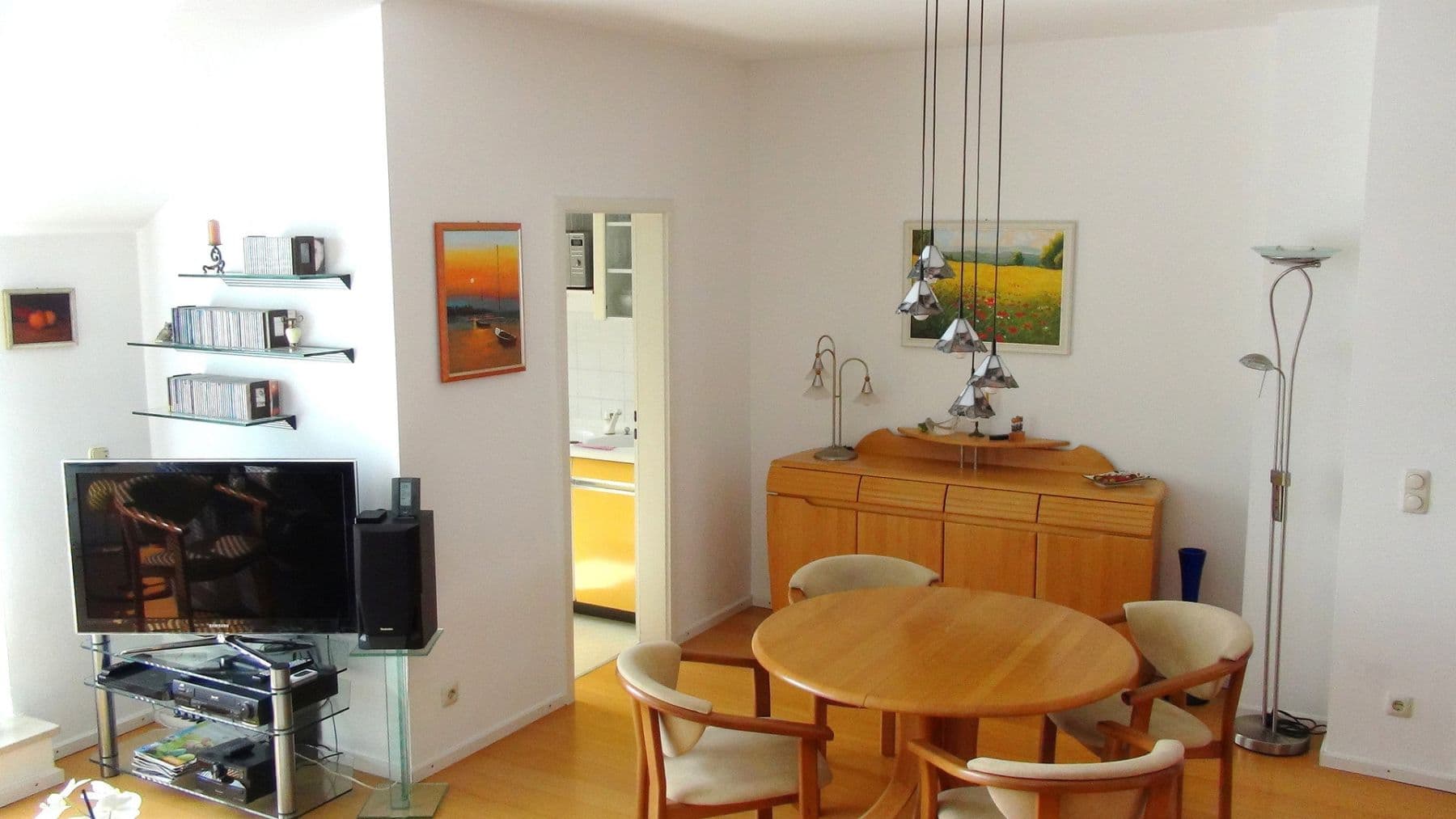 Pronájem bytu 2+1 63 m², Hauptstraße 31a, Unterhaching, Bavorsko Pronájem bytu 2+1 63 m², Hauptstraße 31a, Unterhaching, Bavorsko