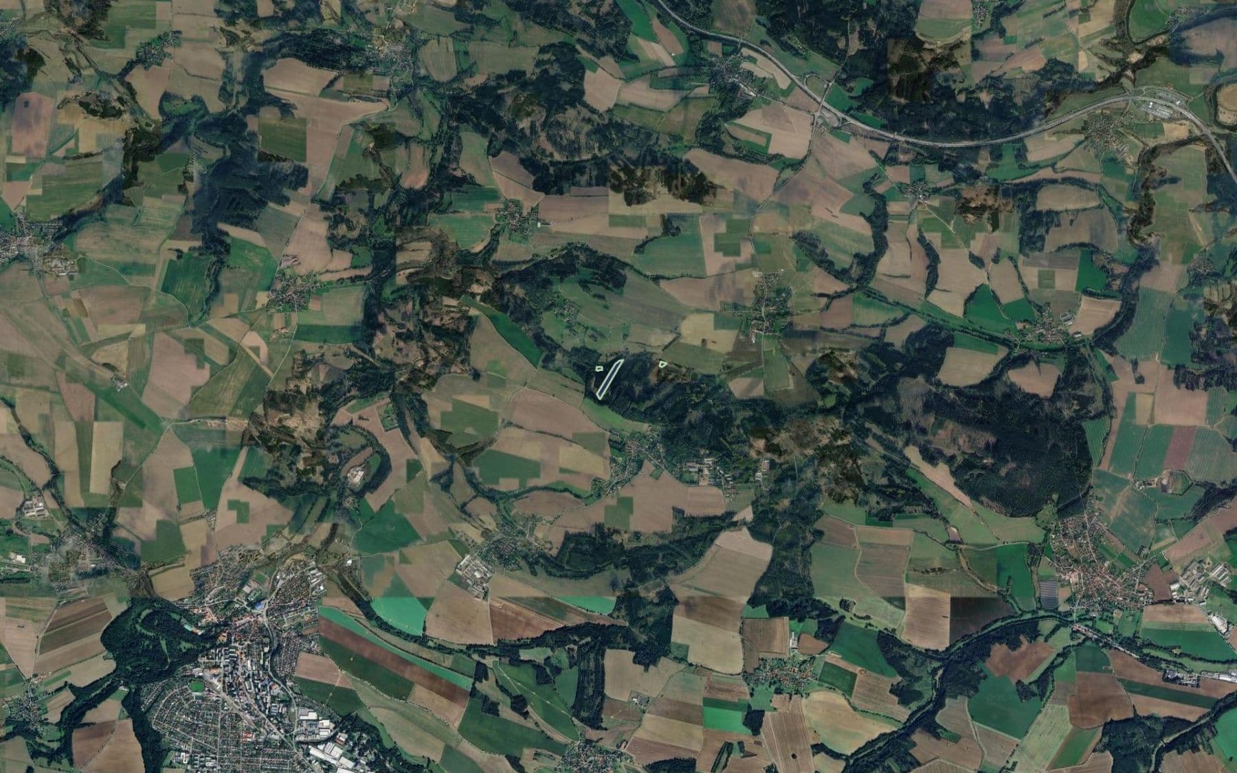 Prodej pozemku 22.679 m², Kladruby, Středočeský kraj Prodej pozemku 22.679 m², Kladruby, Středočeský kraj
