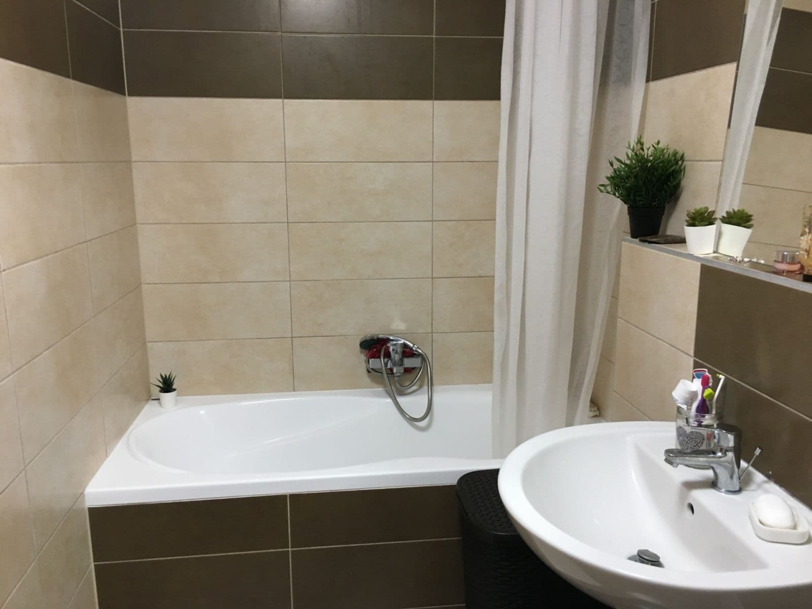 Pronájem bytu 1+kk 30 m², Ječná, Hostivice, Středočeský kraj Pronájem bytu 1+kk 30 m², Ječná, Hostivice, Středočeský kraj