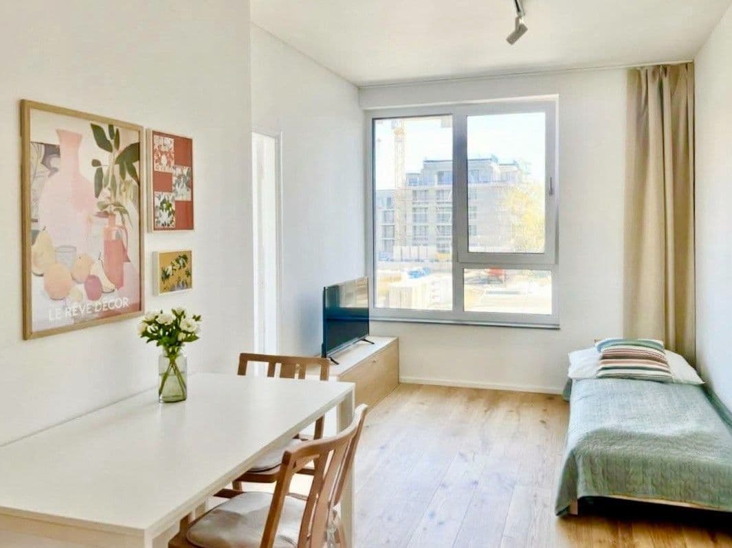 Pronájem bytu 2+kk 39 m², U Komína, Praha, Praha Pronájem bytu 2+kk 39 m², U Komína, Praha, Praha