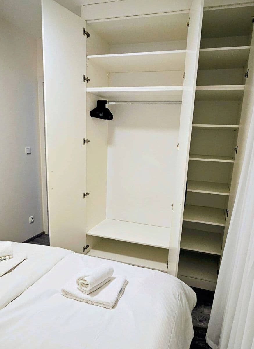 Pronájem bytu 40 m², Plzenska, Praha, Praha Pronájem bytu 40 m², Plzenska, Praha, Praha