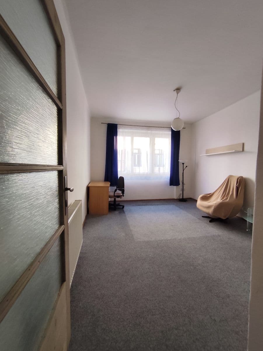 Pronájem bytu 2+1 55 m², Tomkova, Hradec Králové, Královéhradecký kraj Pronájem bytu 2+1 55 m², Tomkova, Hradec Králové, Královéhradecký kraj
